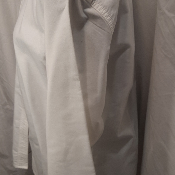 Top - Picture 4 of 8